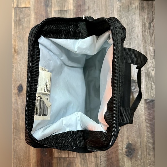 Insulated Bag by California Innovations - Picture 4 of 4